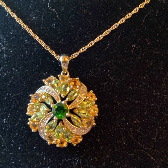 Ten Karat Multi Stone Pendant - Picture 2 of 7